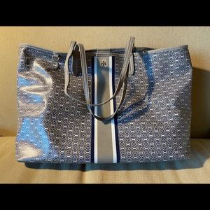 Tory Burch Gemini Chain Link Tote in Gray